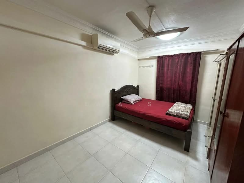 525 Bedok North Street 3, 525 Bedok North Street 3, 2 Bedrooms, 721 sqft, HDB Flat For Sale, by Bala .S, 500239002 - Bedroom - PropertyGuru.com.sg