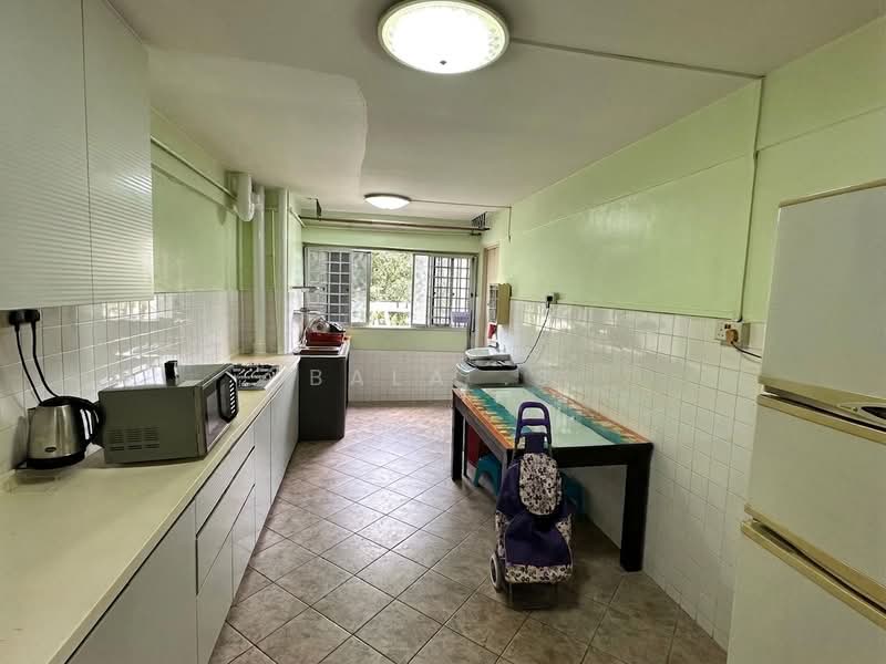 525 Bedok North Street 3, 525 Bedok North Street 3, 2 Bedrooms, 721 sqft, HDB Flat For Sale, by Bala .S, 500239002 - Kitchen - PropertyGuru.com.sg