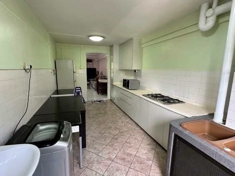 525 Bedok North Street 3, 525 Bedok North Street 3, 2 Bedrooms, 721 sqft, HDB Flat For Sale, by Bala .S, 500239002 - Kitchen - PropertyGuru.com.sg