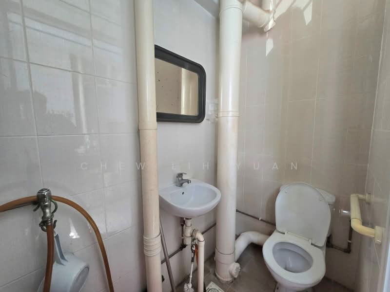 141 Lorong Ah Soo, 141 Lorong Ah Soo, Hougang / Punggol / Sengkang, 3 Bedrooms, 1,571 sqft, HDB Flat For Sale, by Chew Lih Yuan, 500239009 - Bathroom - PropertyGuru.com.sg