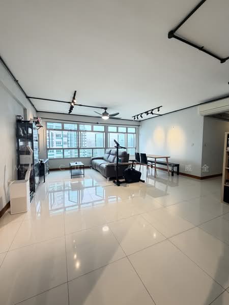 468B Fernvale Link, 468B Fernvale Link, 3 Bedrooms, 1,216 sqft, HDB Flat For Sale, by Marcus Tan 陈威全, 500239015 - Living Room - PropertyGuru.com.sg