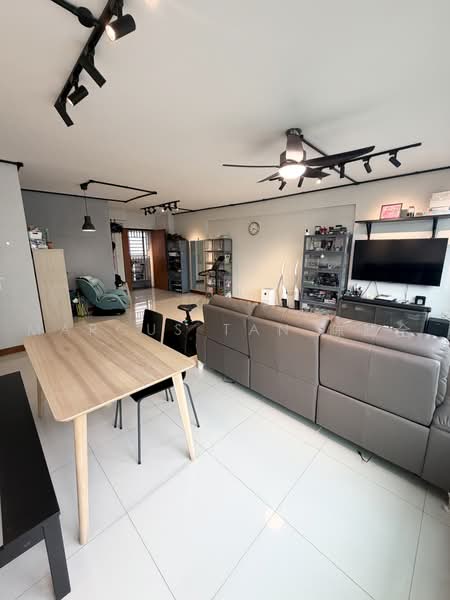 468B Fernvale Link, 468B Fernvale Link, 3 Bedrooms, 1,216 sqft, HDB Flat For Sale, by Marcus Tan 陈威全, 500239015 - Living Room - PropertyGuru.com.sg