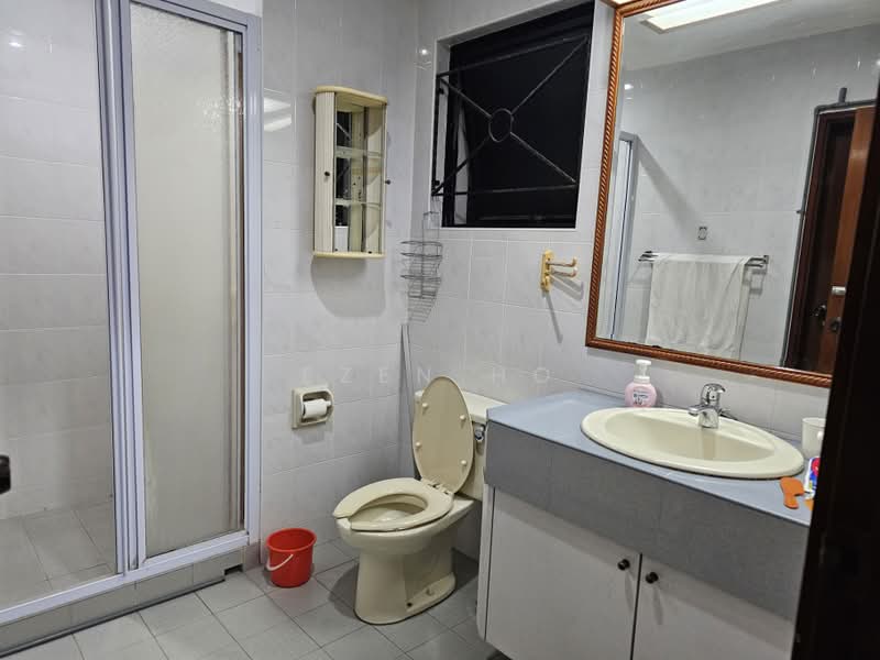 Huge room with ensuite bathroom, Recreation Road, Room Rental, 160 sqft, Semi-Detached House For Rent, by Ezen Ho, 500239030 - Bathroom - PropertyGuru.com.sg