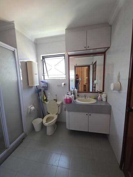Huge room with ensuite bathroom, Recreation Road, Hougang / Punggol / Sengkang, Room Rental, 160 sqft, Semi-Detached House For Rent, by Ezen Ho, 500239030 - Bathroom - PropertyGuru.com.sg