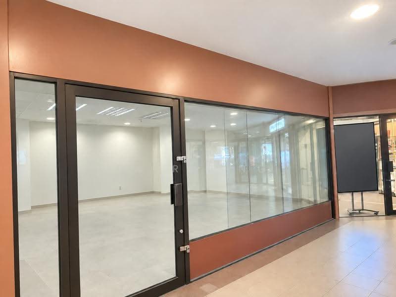 Furama City Centre, 60 Eu Tong Sen Street, Boat Quay / Raffles Place / Marina, 441 sqft, Mall Shop For Rent, by Darryl Ng, 500239039 - Interior - CommercialGuru.com.sg