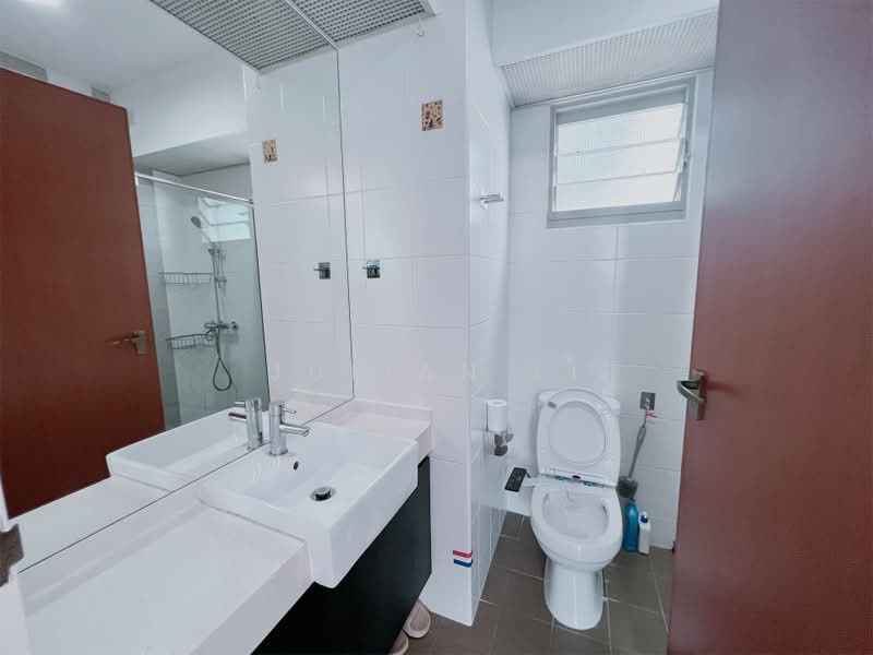 127C Kim Tian Road, 127C Kim Tian Road, 2 Bedrooms, 495 sqft, HDB Flat For Sale, by Julian Li, 500239041 - Bathroom - PropertyGuru.com.sg
