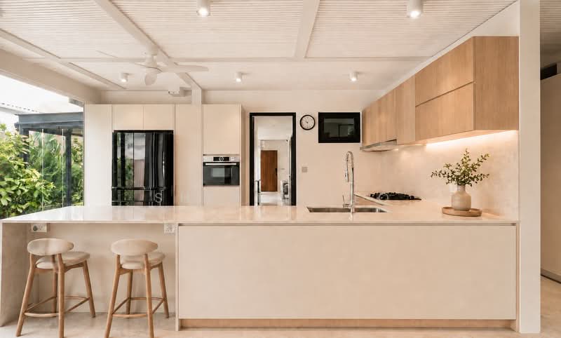 Yio Chu Kang Seletar Hills Estate Semi-Detached Freehold, Seletar / Yio Chu Kang, 7 Bedrooms, 5,200 sqft, Semi-Detached House For Sale, by Sherry Yeo, 500239044 - Kitchen - PropertyGuru.com.sg