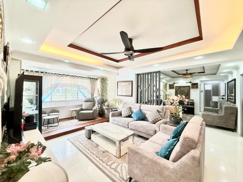 724 Pasir Ris Street 72, 724 Pasir Ris Street 72, 3 Bedrooms, 1,334 sqft, HDB Flat For Sale, by Darren Koh Chun Hong, 500239045 - Living Room - PropertyGuru.com.sg