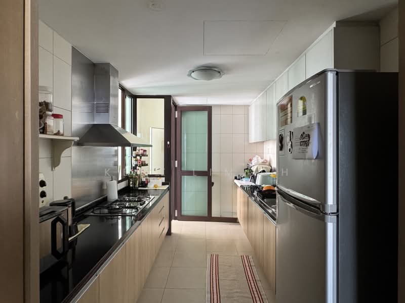 Varsity Park Condominium, 36 West Coast Road, 3 Bedrooms, 1,367 sqft, Condominium For Sale, by Kent Lim CH, 500239046 - Kitchen - PropertyGuru.com.sg