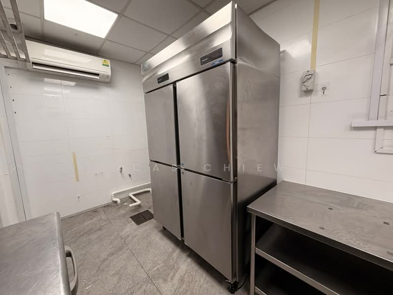 CHEAP! Renovated F&B with Full Kitchen. Must See!, Rochor Road - In the Heart of Bugis, Beach Road / Bugis / Rochor, 1,300 sqft, Food & Beverage For Rent, by Lucas Chiew, 500239059 - Kitchen - CommercialGuru.com.sg