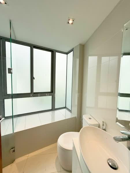 Suites De Laurel, 2 Jalan Anak Bukit, Clementi Park / Upper Bukit Timah, 2 Bedrooms, 722 sqft, Condominium For Rent, by Kenny Tan, 500239060 - PropertyGuru.com.sg