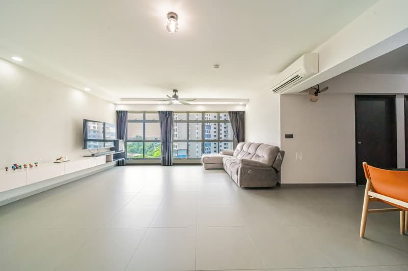 422B Northshore Drive, 422B Northshore Drive, 3 Bedrooms, 1,216 sqft, HDB Flat For Sale, by Lee Hon Chan, 500239065 - Living Room - PropertyGuru.com.sg