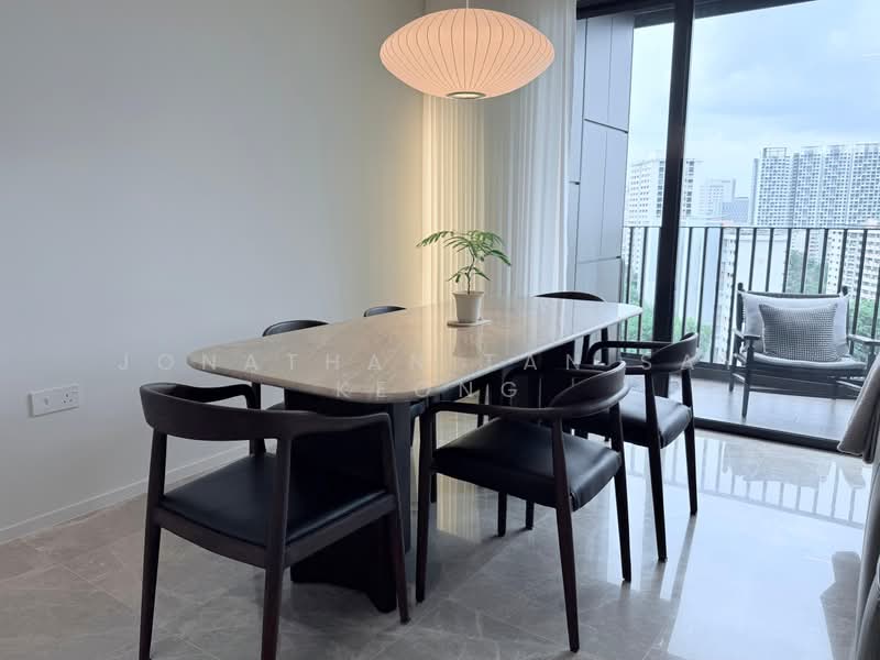 1KM SJI Junior Doorstep to MRT/Mall/Novena/Newton/Farrer Park, , 4 Bedrooms, 1,410 sqft, Apartment For Sale, by Jonathan Tan Say Keong, 500239079 - Dining Room - PropertyGuru.com.sg