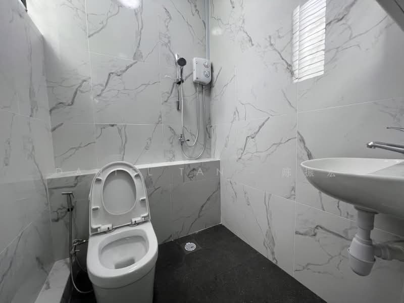 1 how sun close, How Sun Close, Room Rental, 200 sqft, Corner Terrace For Rent, by Daniel Tan - 陈振宏, 500239099 - Bathroom - PropertyGuru.com.sg