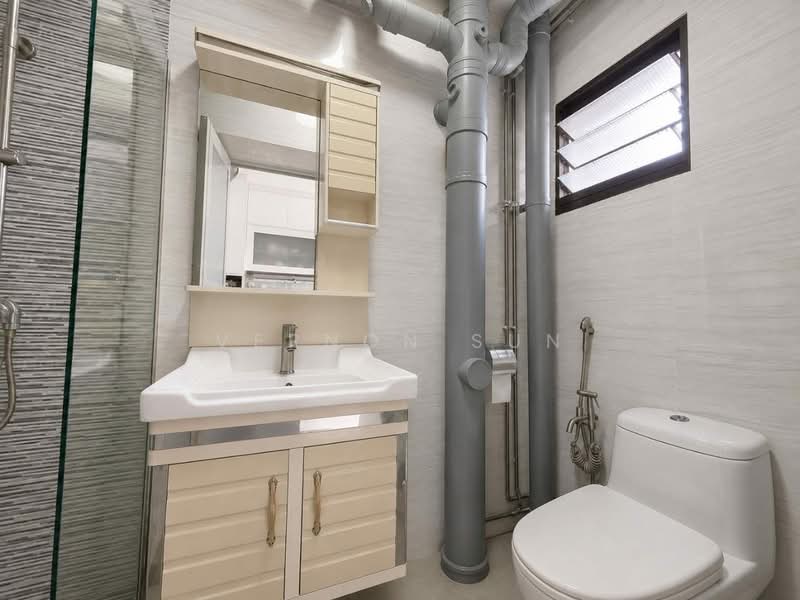 323B Sengkang East Way, 323B Sengkang East Way, 3 Bedrooms, 968 sqft, HDB Flat For Sale, by Vernon Sun, 500239101 - Master Bathroom - PropertyGuru.com.sg