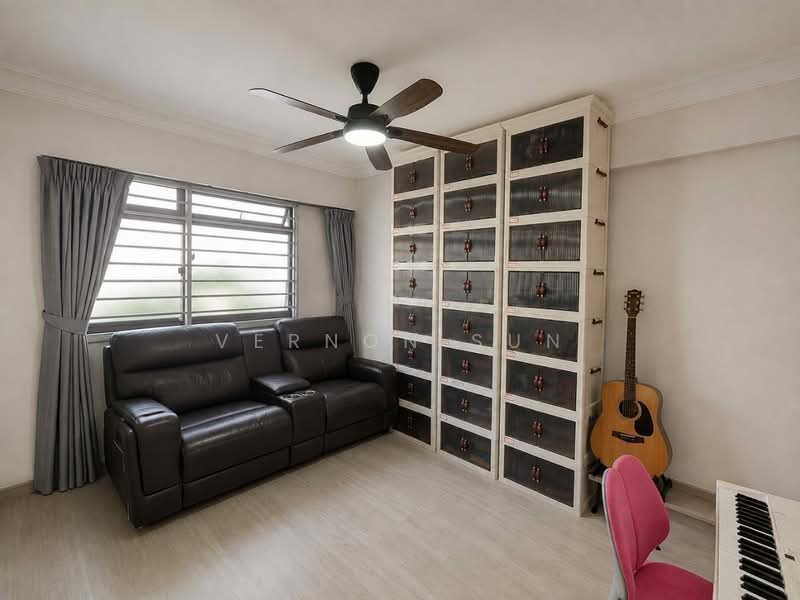 323B Sengkang East Way, 323B Sengkang East Way, 3 Bedrooms, 968 sqft, HDB Flat For Sale, by Vernon Sun, 500239101 - Bedroom - PropertyGuru.com.sg