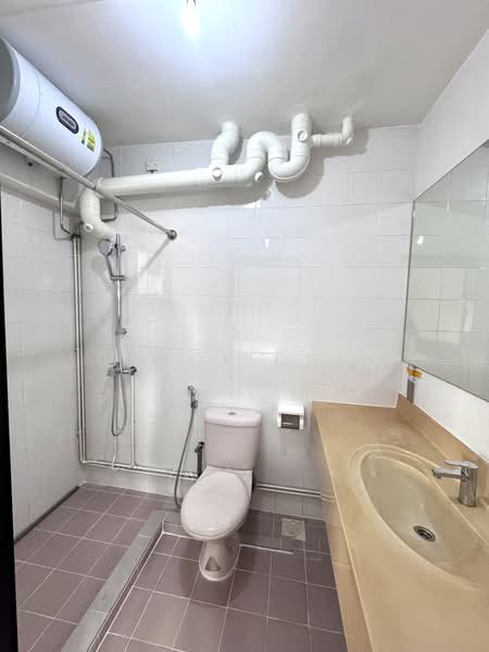 289 Bishan Street 24, 289 Bishan Street 24, 4 Bedrooms, 1,302 sqft, HDB Flat For Rent, by Carol Chen, 500239105 - Bathroom - PropertyGuru.com.sg