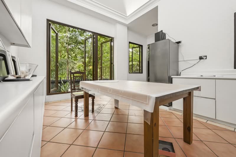 18XX psf! GENUINE LISTING.ABSOLUTELY QUIET GREEN RESERVOIR PARK CONNECTOR, , 6 Bedrooms, 9,997 sqft, Good Class Bungalow For Sale, by Vernon Teo, 500239110 - Kitchen - PropertyGuru.com.sg