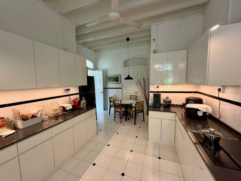 White House Park Estate Bungalow Exclusive w POOL • GARDEN, Goodwood Hill | White House Park Estate, 4 Bedrooms, 4,000 sqft, Bungalow House For Rent, by Martin Goh 吴伟楠, 500239114 - Kitchen - PropertyGuru.com.sg
