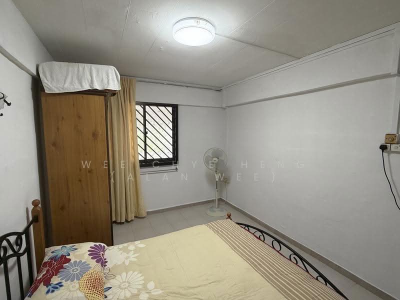 229 Bukit Batok East Avenue 3, 229 Bukit Batok East Avenue 3, Room Rental, 150 sqft, HDB Flat For Rent, by Wee Chye Heng (Alan Wee), 500239116 - Bedroom - PropertyGuru.com.sg