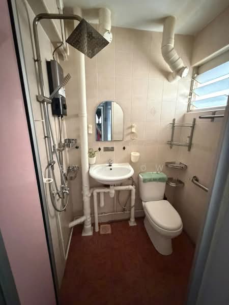 26 Teck Whye Lane, 26 Teck Whye Lane, 2 Bedrooms, 860 sqft, HDB Flat For Rent, by Ryan Low, 500239127 - Bathroom - PropertyGuru.com.sg
