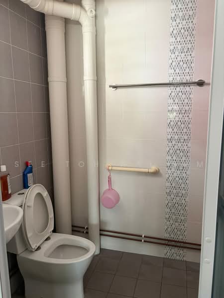 170 Bishan Street 13, 170 Bishan Street 13, 3 Bedrooms, 1,302 sqft, HDB Flat For Sale, by See Toh Wai Sim, 500239129 - Bathroom - PropertyGuru.com.sg