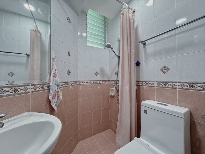 Maysprings, 2 Petir Road, 2 Bedrooms, 807 sqft, Apartment For Sale, by Janice Chan, 500239137 - Bathroom - PropertyGuru.com.sg