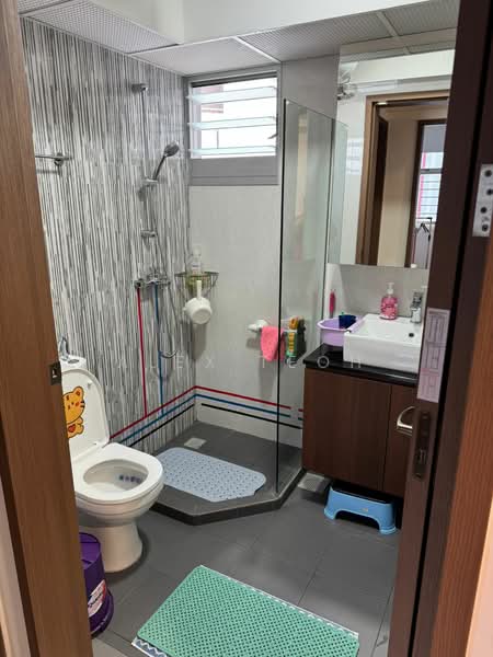 433C Bukit Batok West Ave 8, 433C Bukit Batok West Ave 8, Room Rental, 100 sqft, HDB Flat For Rent, by Alex Teoh, 500239147 - Bathroom - PropertyGuru.com.sg