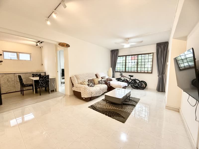 481 Pasir Ris Drive 4, 481 Pasir Ris Drive 4, 3 Bedrooms, 1,130 sqft, HDB Flat For Sale, by Young Chng, 500239166 - Living Room - PropertyGuru.com.sg
