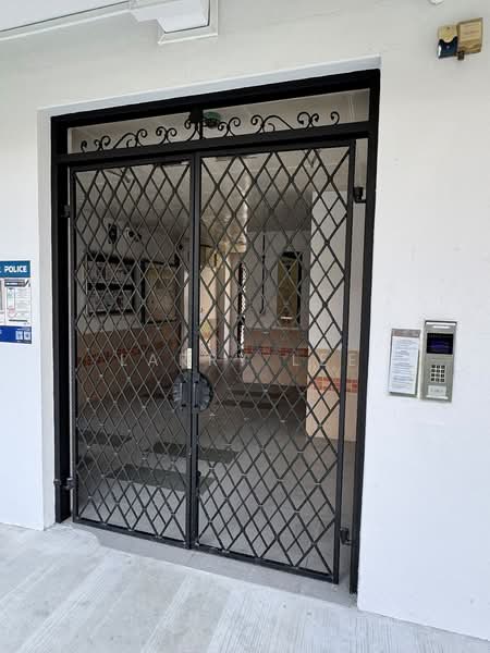 1 Bedok South Avenue 1, 1 Bedok South Avenue 1, Bedok / Upper East Coast, Room Rental, 150 sqft, HDB Flat For Rent, by Larry Lee, 500239168 - Entrance - PropertyGuru.com.sg