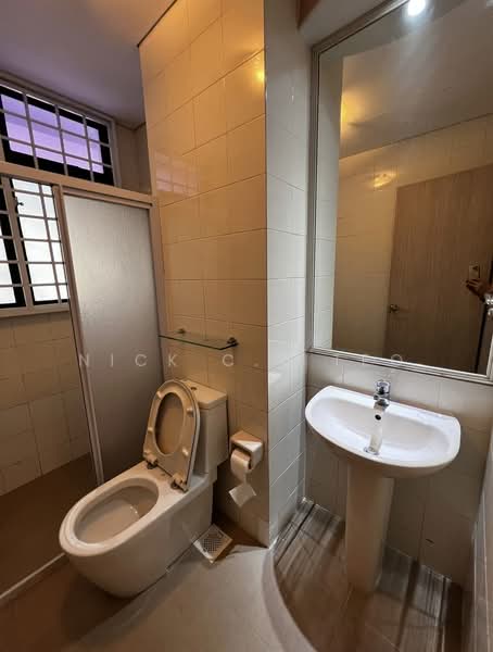 Casa Esperanza, 995 Bukit Timah Road, 3 Bedrooms, 1,840 sqft, Condominium For Rent, by Nick C.S Teo, 500239198 - Bathroom - PropertyGuru.com.sg