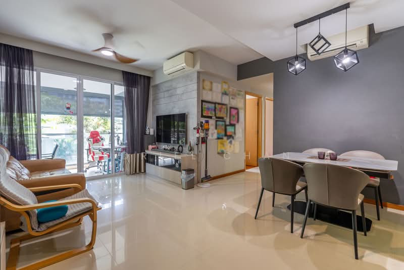 The Tampines Trilliant, 33 Tampines Central 7, 4 Bedrooms, 1,302 sqft, Condominium For Sale, by Adriel Chan, 500239215 - Living Room - PropertyGuru.com.sg