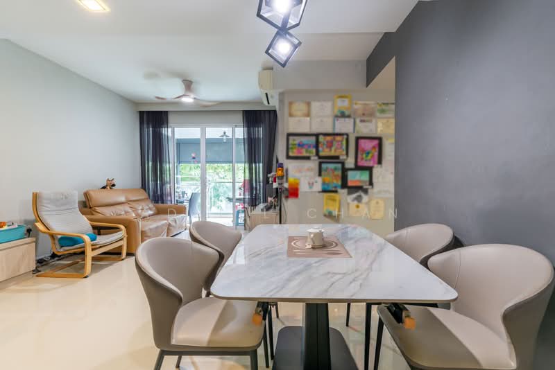 The Tampines Trilliant, 33 Tampines Central 7, 4 Bedrooms, 1,302 sqft, Condominium For Sale, by Adriel Chan, 500239215 - Living Room - PropertyGuru.com.sg