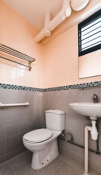 176 Bishan Street 13, 176 Bishan Street 13, Ang Mo Kio / Bishan / Thomson, 3 Bedrooms, 904 sqft, HDB Flat For Sale, by Mirza Subari, 500239219 - Bathroom - PropertyGuru.com.sg