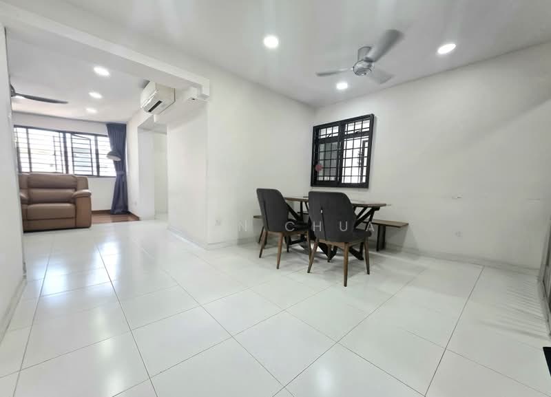 656C Jurong West Street 61, 656C Jurong West Street 61, 3 Bedrooms, 1,205 sqft, HDB Flat For Sale, by Joan Chua, 500239222 - Dining Room - PropertyGuru.com.sg