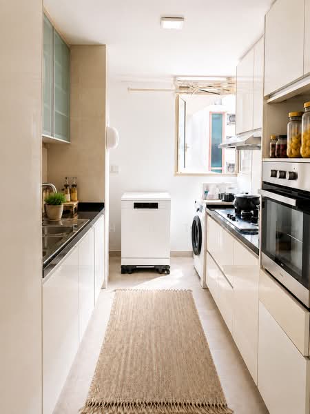 Casa Merah, 50 Tanah Merah Kechil Avenue, Bedok / Upper East Coast, 3 Bedrooms, 1,249 sqft, Condominium For Rent, by Ethan Tan, 500239227 - Kitchen - PropertyGuru.com.sg