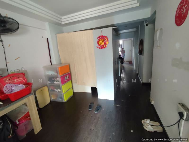6 Marsiling Drive, 6 Marsiling Drive, 3 Bedrooms, 690 sqft, HDB Flat For Sale, by Alvin Chua Thiam Siew, 500239229 - Corridor - PropertyGuru.com.sg