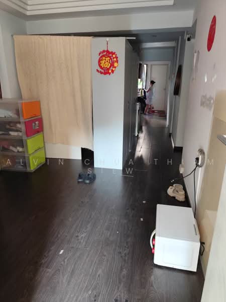6 Marsiling Drive, 6 Marsiling Drive, 3 Bedrooms, 690 sqft, HDB Flat For Sale, by Alvin Chua Thiam Siew, 500239229 - Corridor - PropertyGuru.com.sg