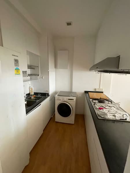 Eastern Lagoon II, 208 Upper East Coast Road, 1 Bedroom, 753 sqft, Condominium For Rent, by Andrew Chiang, 500239255 - Kitchen - PropertyGuru.com.sg