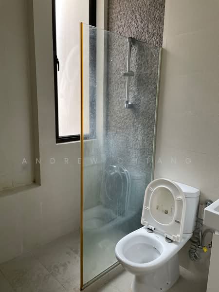 Eastern Lagoon II, 208 Upper East Coast Road, 1 Bedroom, 753 sqft, Condominium For Rent, by Andrew Chiang, 500239255 - Bathroom - PropertyGuru.com.sg