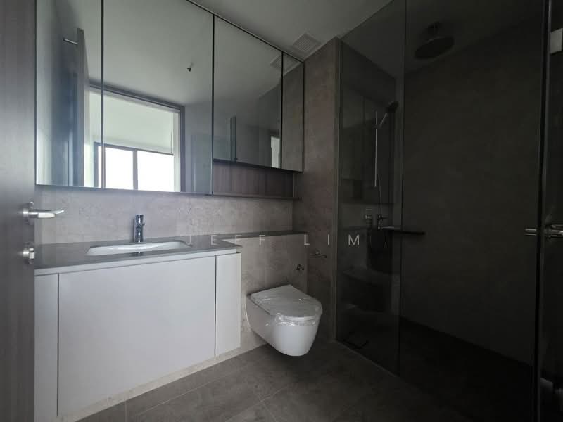 Norwood Grand, , 2 Bedrooms, 624 sqft, Condominium For Rent, by Jeff Lim, 500239264 - Bathroom - PropertyGuru.com.sg