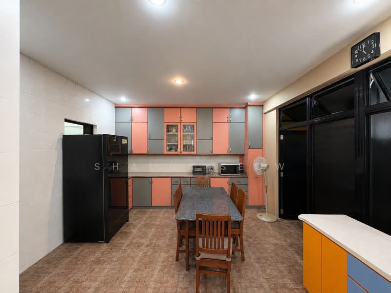 Freehold 1.5 Storey Corner Terrace On Elevated Ground!, Jalan Kuras, Ang Mo Kio / Bishan / Thomson, 4 Bedrooms, 2,000 sqft, Corner Terrace For Sale, by Shauna Seow, 500239270 - Kitchen - PropertyGuru.com.sg