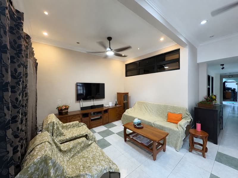 Freehold 1.5 Storey Corner Terrace On Elevated Ground!, Jalan Kuras, Ang Mo Kio / Bishan / Thomson, 4 Bedrooms, 2,000 sqft, Corner Terrace For Sale, by Shauna Seow, 500239270 - Living Room - PropertyGuru.com.sg
