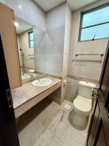Tanglin Regency, 381 Tanglin Road, Tanglin / Holland / Bukit Timah, 3 Bedrooms, 1,109 sqft, Condominium For Rent, by Norman Koh (许启彰）, 500239285 - Master Bathroom - PropertyGuru.com.sg