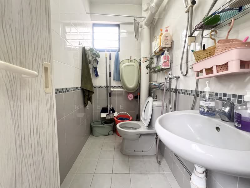 728 Yishun Street 71, 728 Yishun Street 71, Room Rental, 120 sqft, HDB Flat For Rent, by Reene Tok, 500239286 - Bathroom - PropertyGuru.com.sg