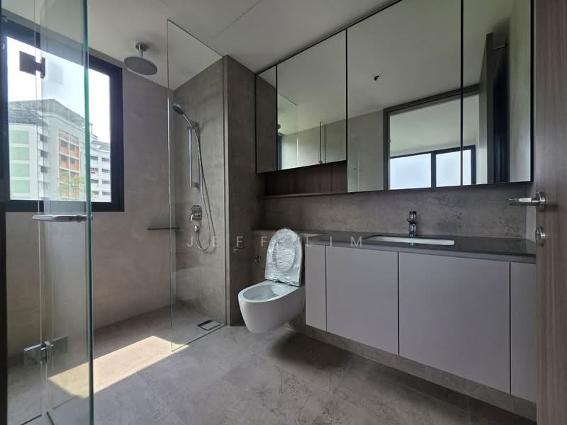 Norwood Grand, , 3 Bedrooms, 1,044 sqft, Condominium For Rent, by Jeff Lim, 500239289 - Bathroom - PropertyGuru.com.sg