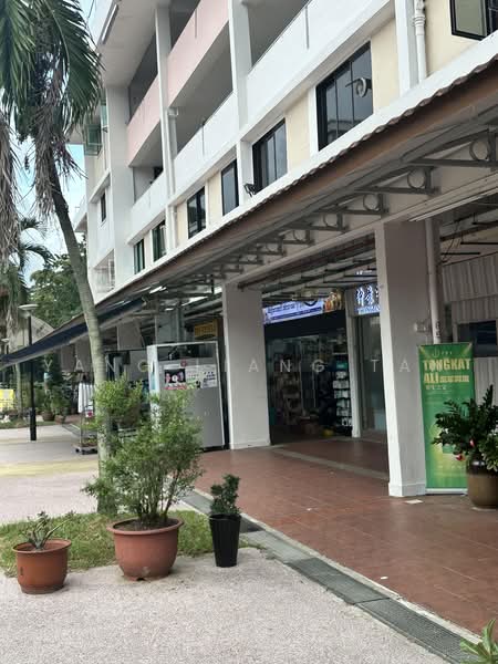 Clementi Shopping Centre, 354 Clementi Avenue 2, Buona Vista / West Coast / Clementi New Town, 200 sqft, Shop / Shophouse For Rent, by Yang Liang Tan, 500239292 - Exterior - CommercialGuru.com.sg