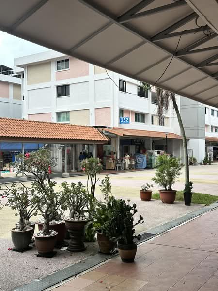 Clementi Shopping Centre, 354 Clementi Avenue 2, Buona Vista / West Coast / Clementi New Town, 200 sqft, Shop / Shophouse For Rent, by Yang Liang Tan, 500239292 - Exterior - CommercialGuru.com.sg