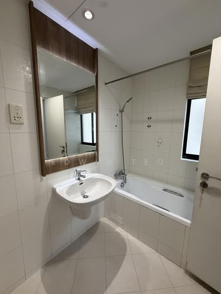 The Balmoral, 16 Balmoral Park, 4 Bedrooms, 2,895 sqft, Condominium For Sale, by Edwin Teo, 500239293 - Bathroom 1 Bathroom - PropertyGuru.com.sg