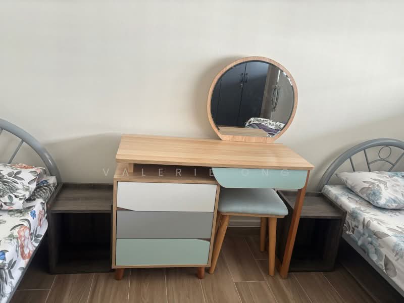 108 Gangsa Road, 108 Gangsa Road, Room Rental, 80 sqft, HDB Flat For Rent, by Valerie Ong, 500239295 - Dressing Table - PropertyGuru.com.sg